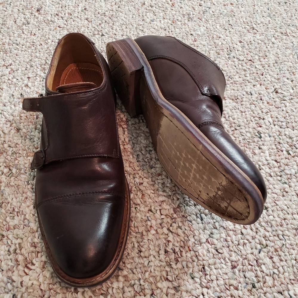 Men's dress shoes